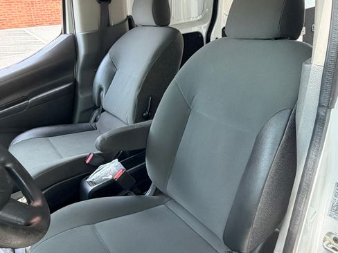 Used 2015 Nissan NV200 S FWD image 22