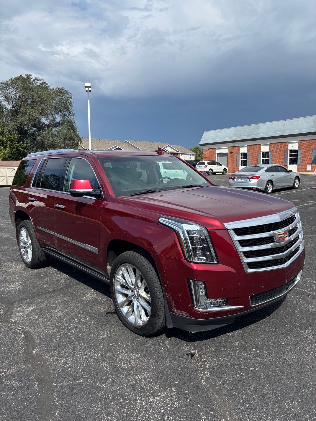 Used 2017 Cadillac Escalade Premium Luxury AWD/4WD image 8