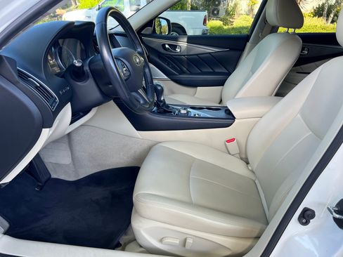 Used 2017 INFINITI Q50 3.0t Premium RWD image 11