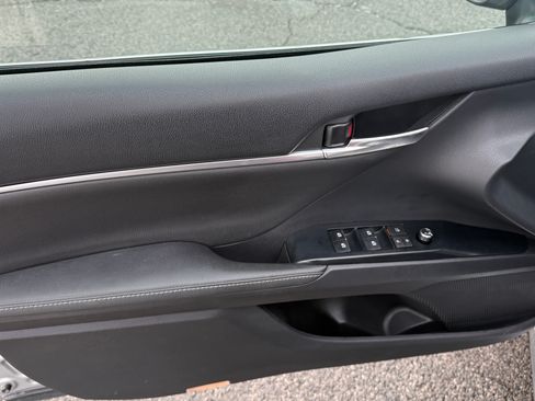 Used 2019 Toyota Camry XSE image 19