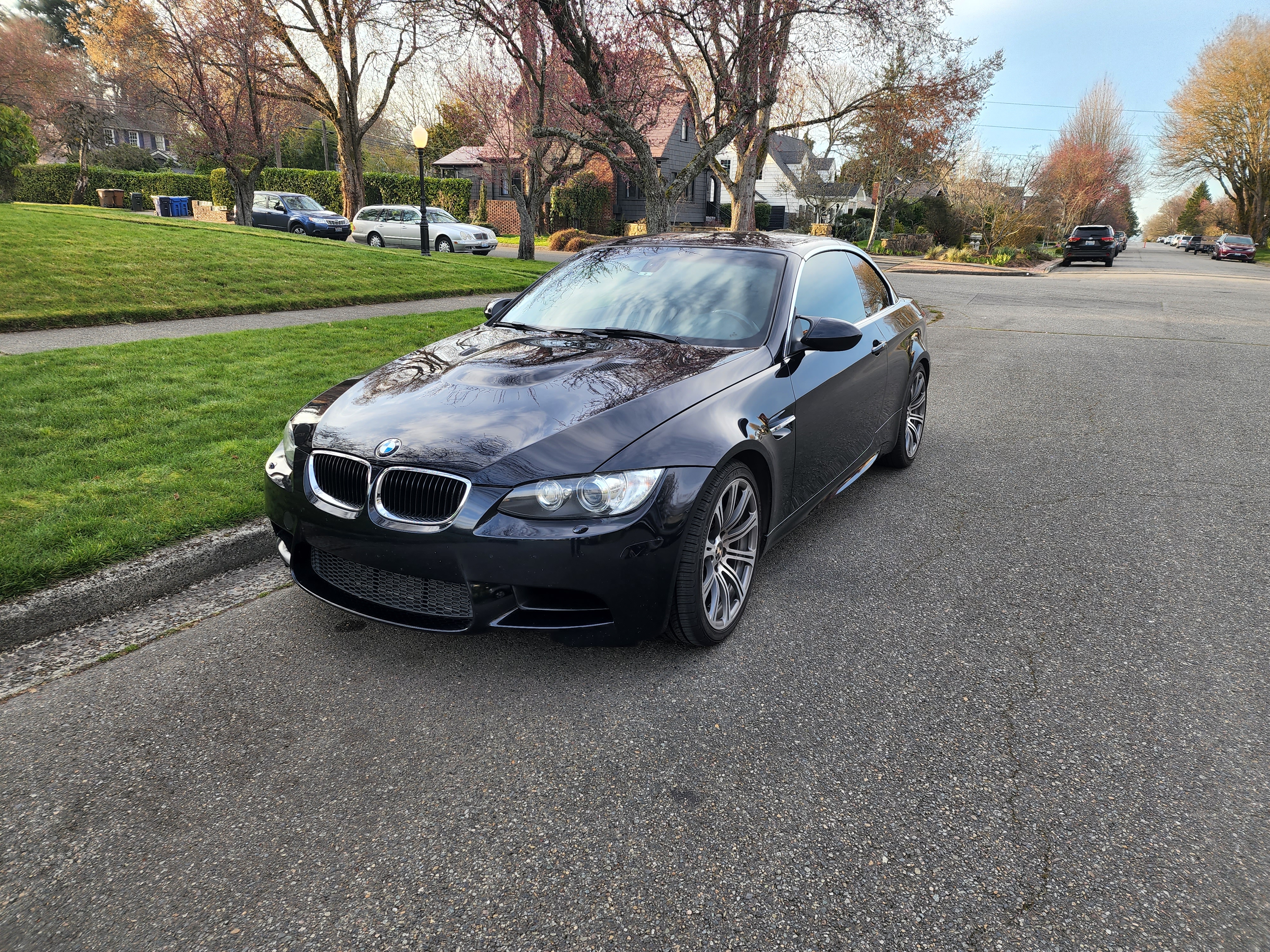 Used 2011 BMW M3 Convertible RWD image 1