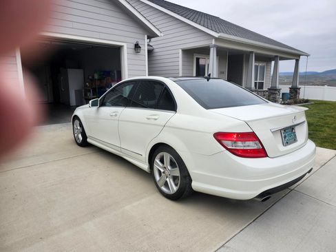 Used 2011 Mercedes-Benz C 300 4MATIC Sedan image 15