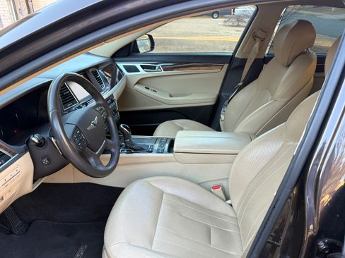 Used 2017 Genesis G80 3.8 w/ Option Group 02 image 8