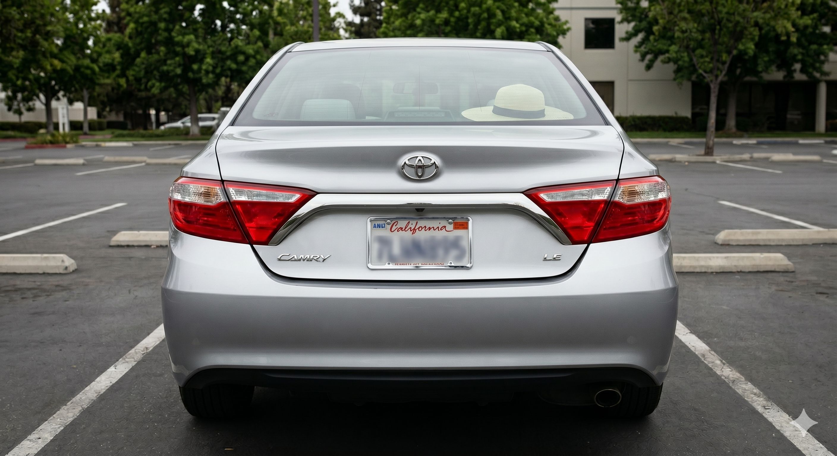 Used 2017 Toyota Camry LE FWD image 5