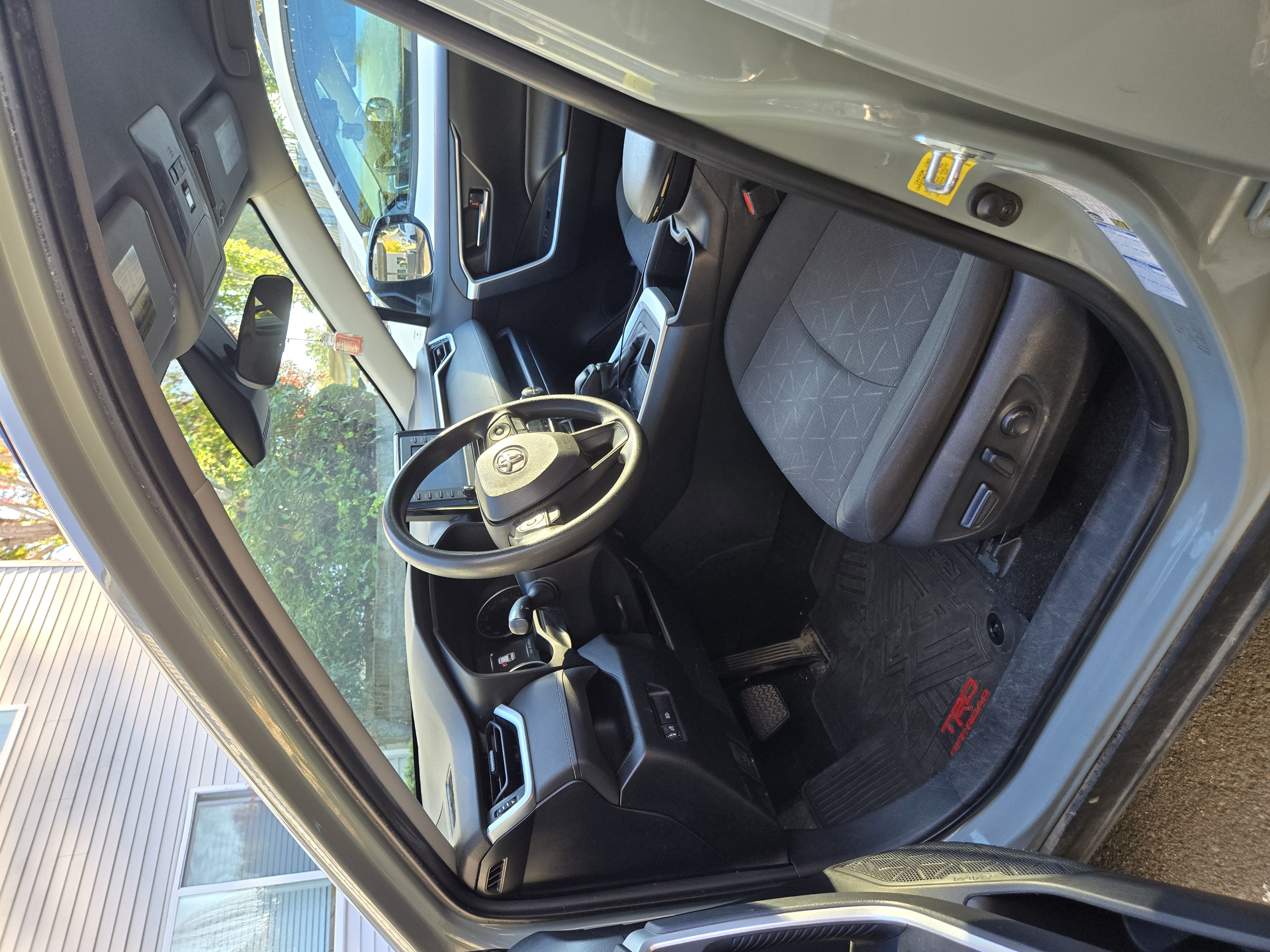 Used 2022 Toyota RAV4 XLE AWD/4WD image 27