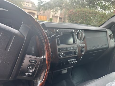 Used 2011 Ford F250 Lariat w/ Lariat Ultimate Pkg image 15