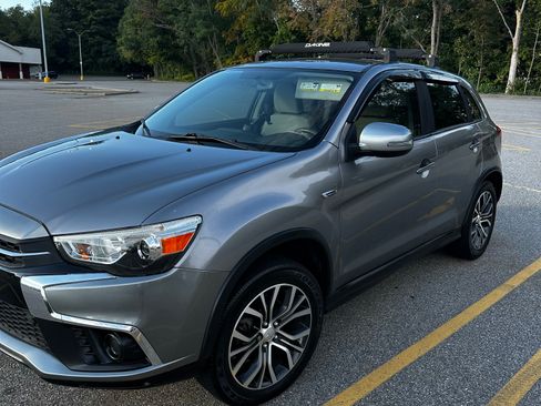 Used 2018 Mitsubishi Outlander Sport ES FWD image 4