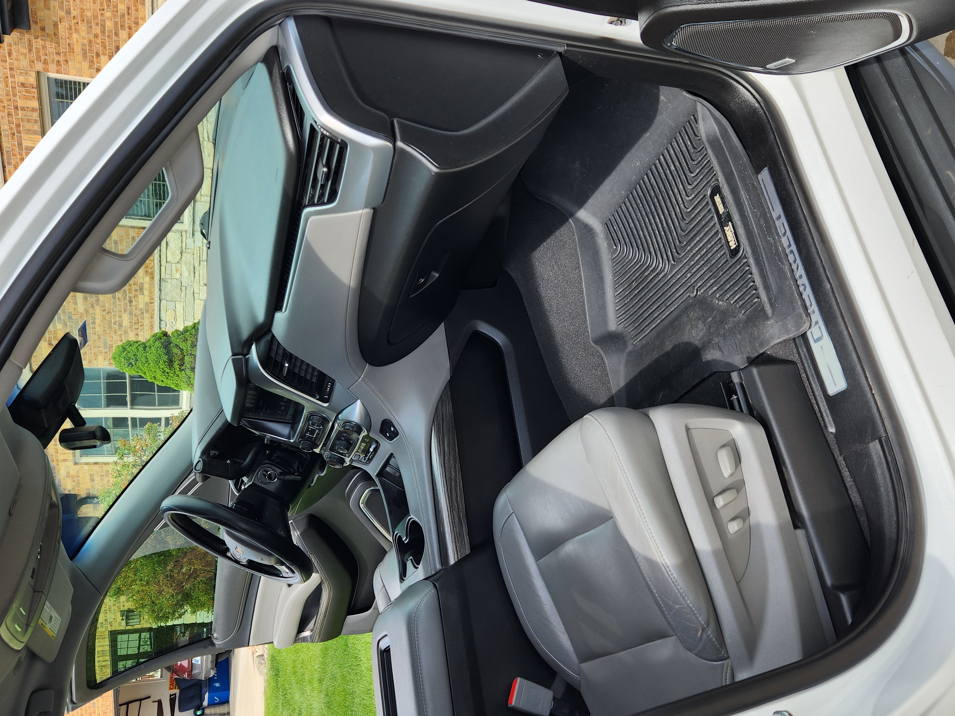 Used 2019 Chevrolet Tahoe LT AWD/4WD image 2