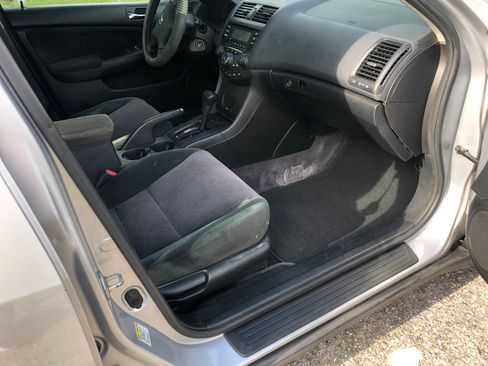 Used 2005 Honda Accord LX image 12