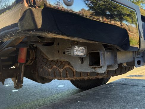 Used 2022 Ford F250 Lariat w/ Tremor Off-Road Package image 26