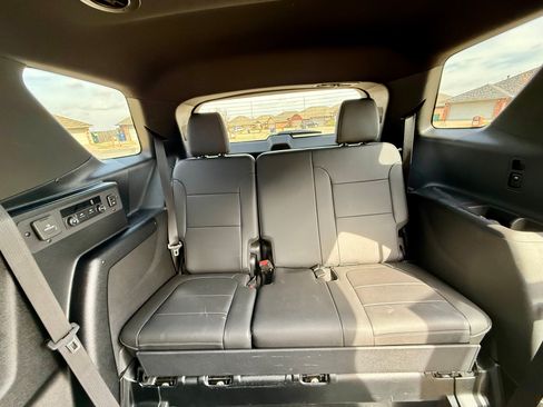 Used 2022 Chevrolet Traverse LT w/ LT Premium Package image 14