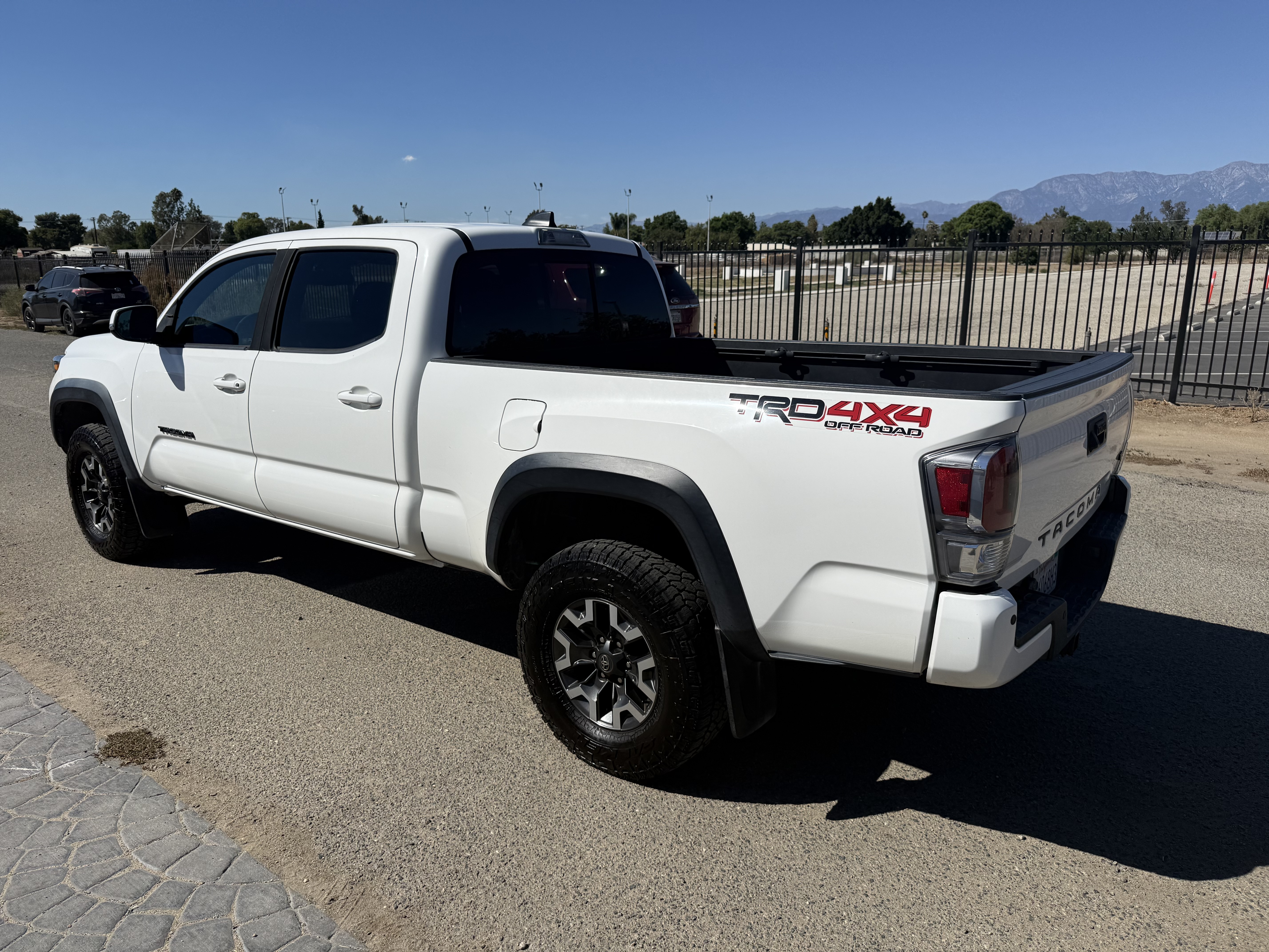 Used 2021 Toyota Tacoma TRD Off-Road w/ Technology Package AWD/4WD image 4