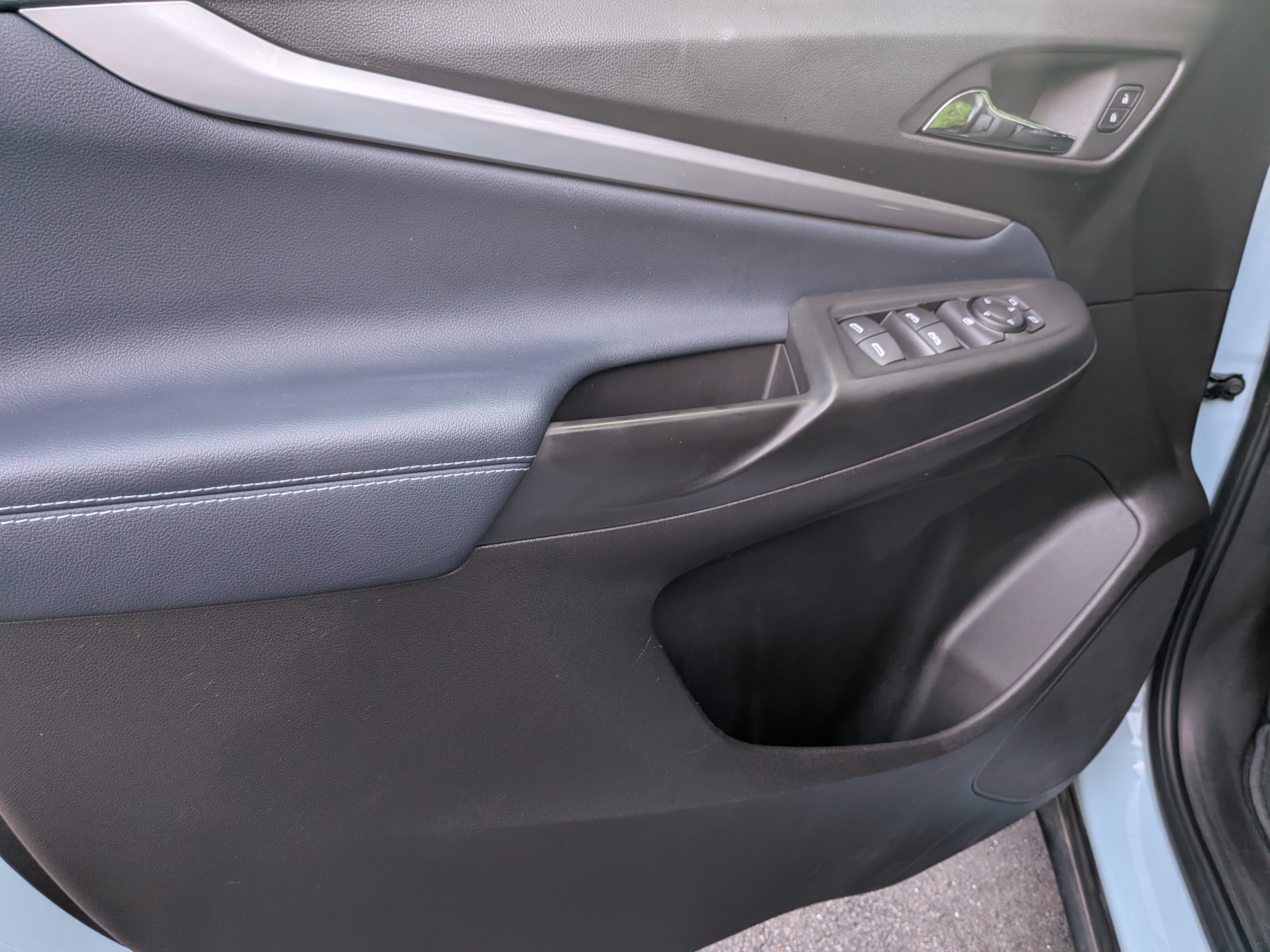 Used 2023 Chevrolet Bolt EUV Premier FWD image 15