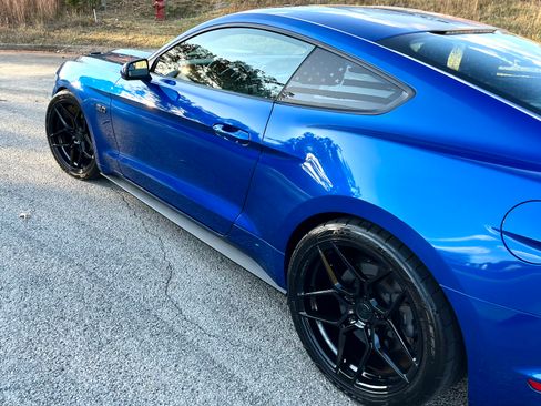 Used 2017 Ford Mustang GT w/ GT Performance Package image 12