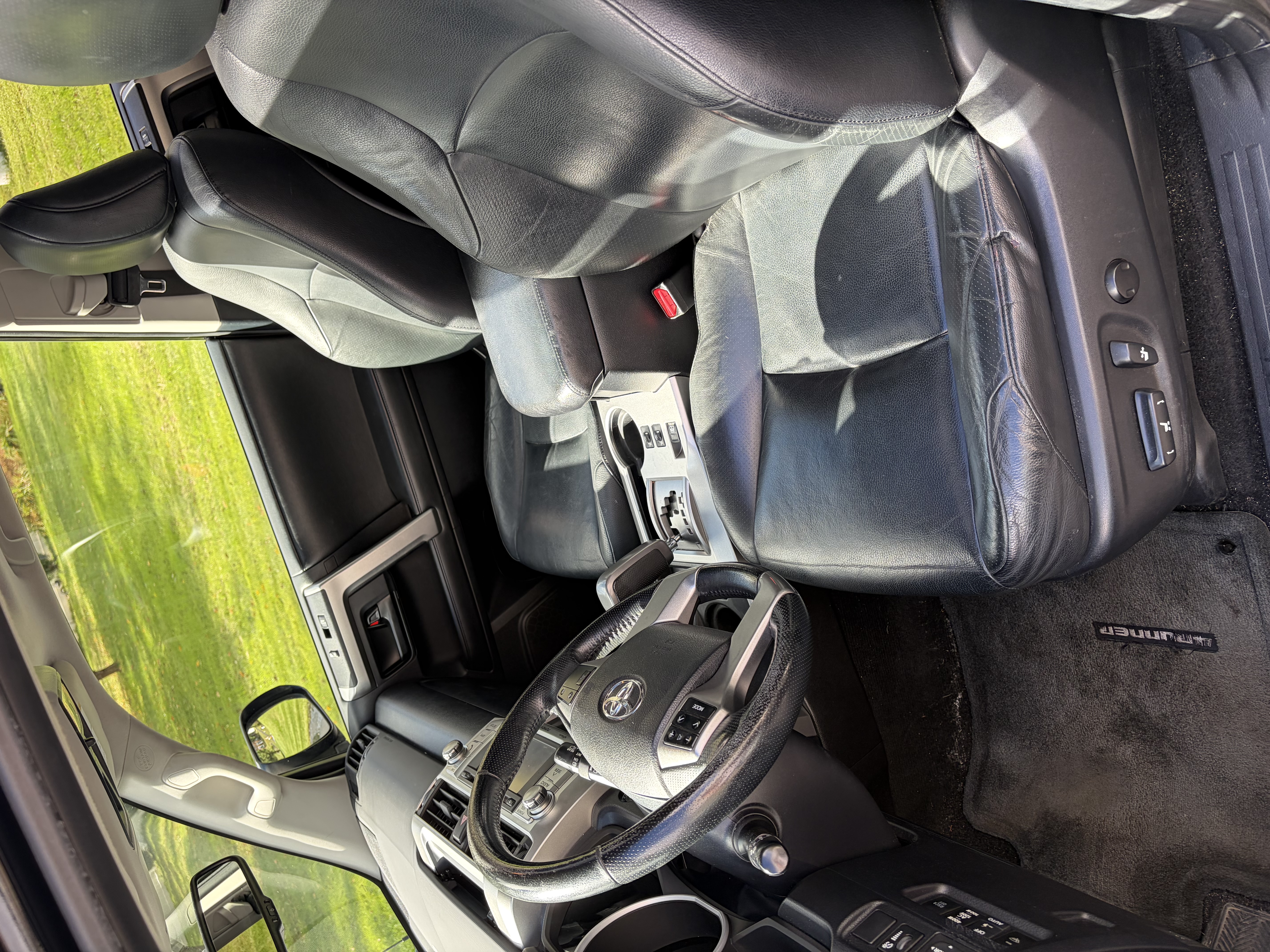 Used 2012 Toyota 4Runner Limited AWD/4WD image 12