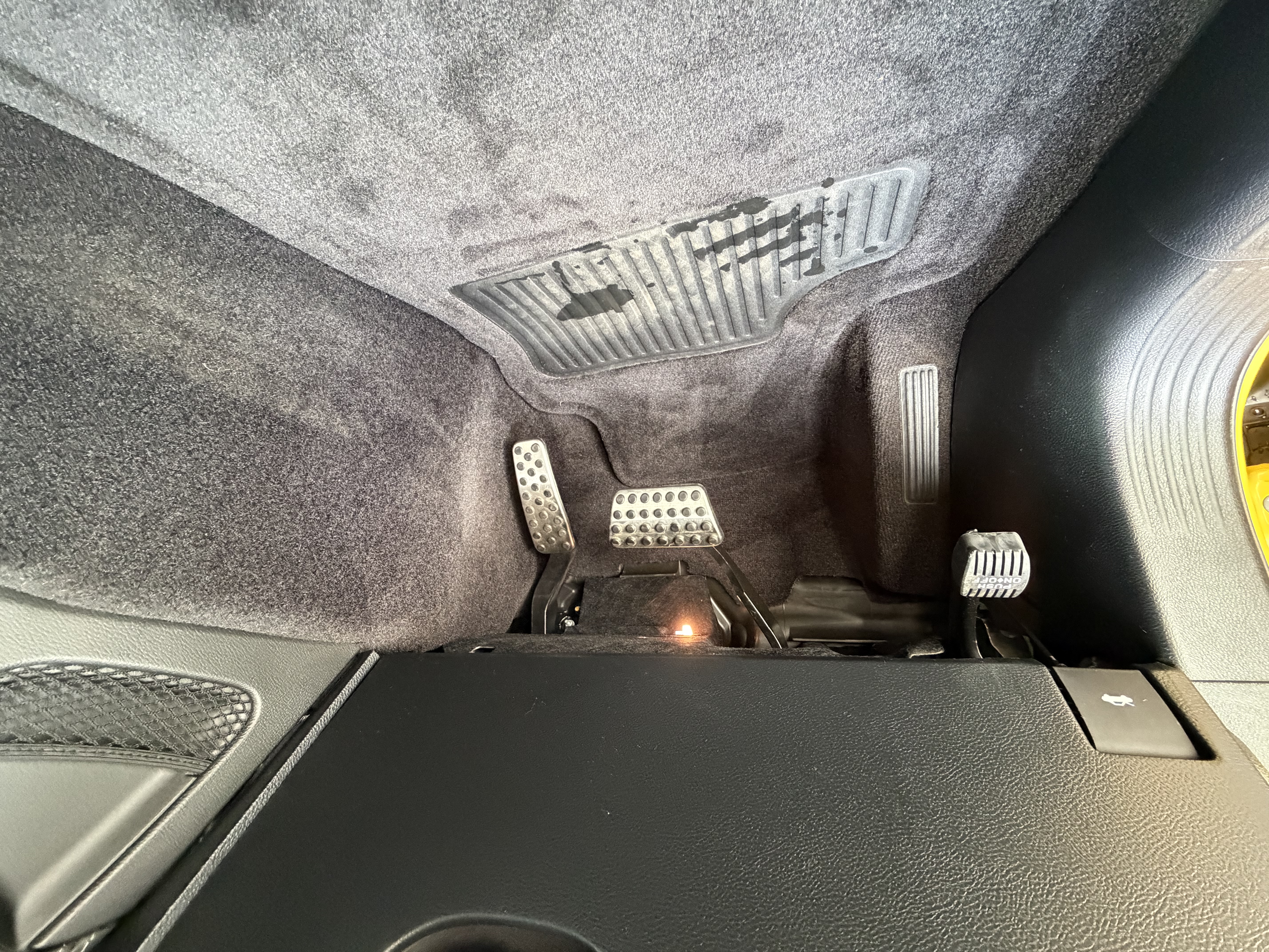 Used 2018 Dodge Challenger R/T Plus RWD image 21