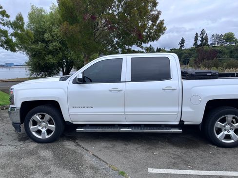 Used 2017 Chevrolet Silverado 1500 LT w/ All Star Edition AWD/4WD image 9