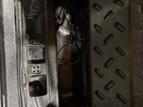 Used 2011 Jeep Wrangler Unlimited Rubicon w/ Connectivity Group image 16