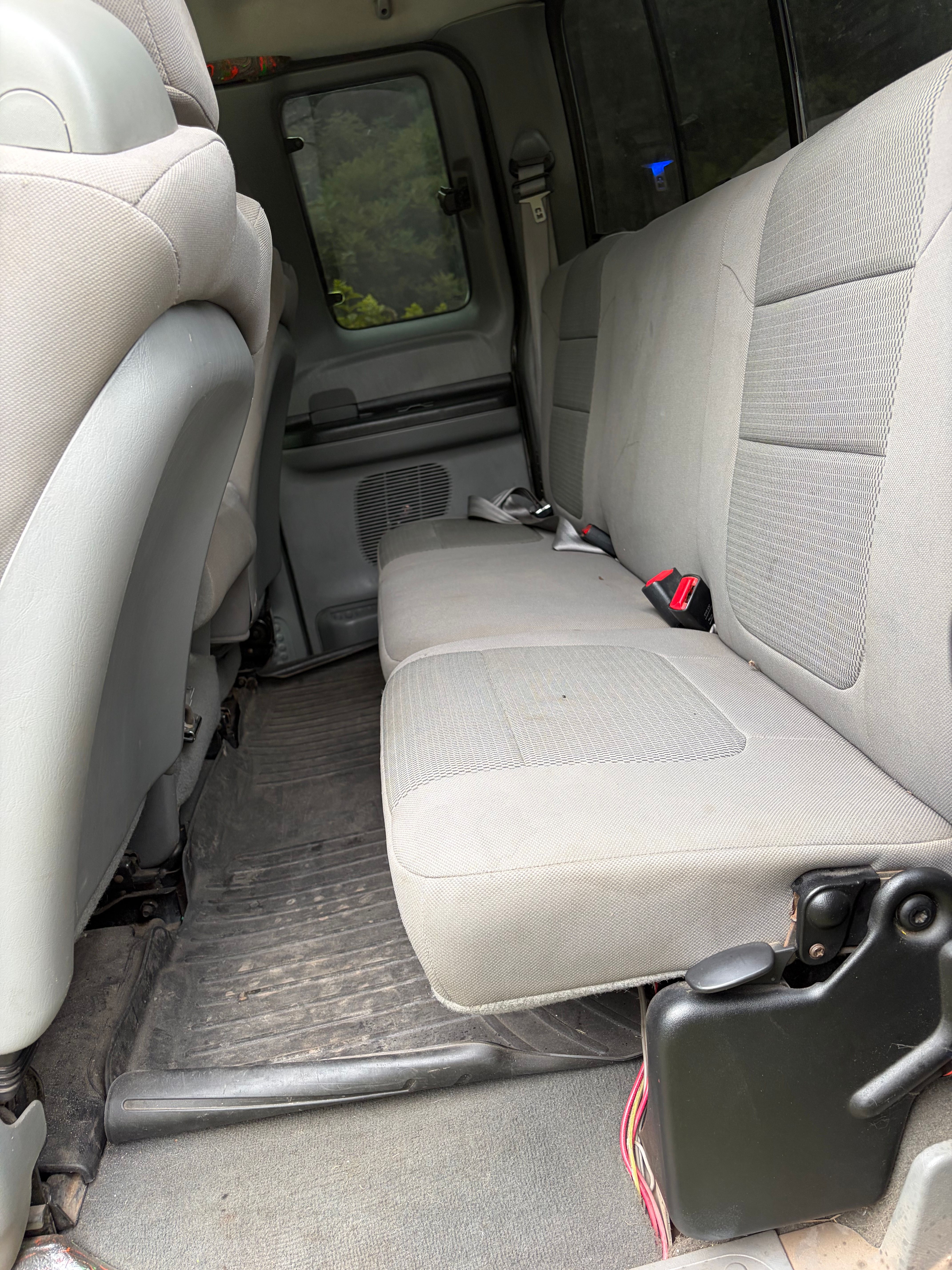 Used 2005 Ford F250 XLT AWD/4WD image 9