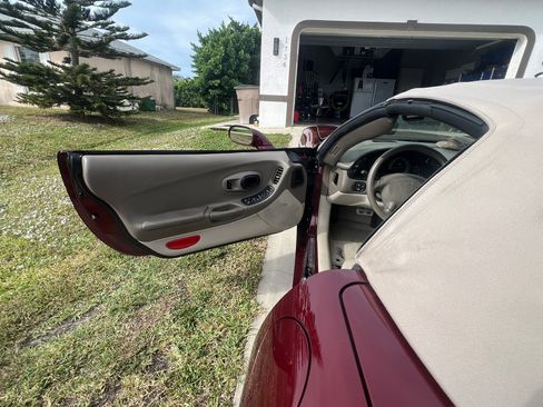 Used 2003 Chevrolet Corvette Convertible w/ Preferred Equipment Group1 image 9