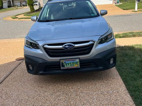 Used 2020 Subaru Outback Premium image 1