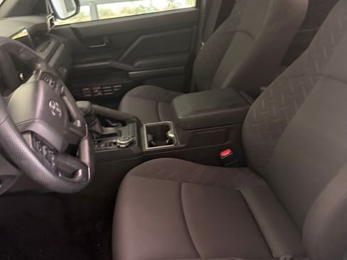 Used 2025 Toyota Tacoma SR5 AWD/4WD image 2