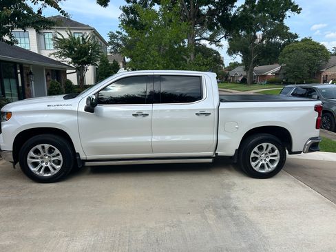Used 2023 Chevrolet Silverado 1500 LTZ w/ Technology Package RWD image 9