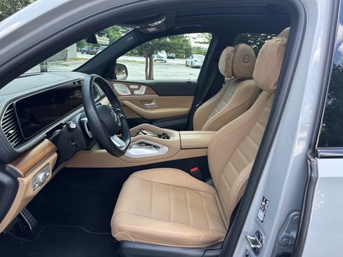 Used 2026 Mercedes-Benz GLS 450 4MATIC image 2