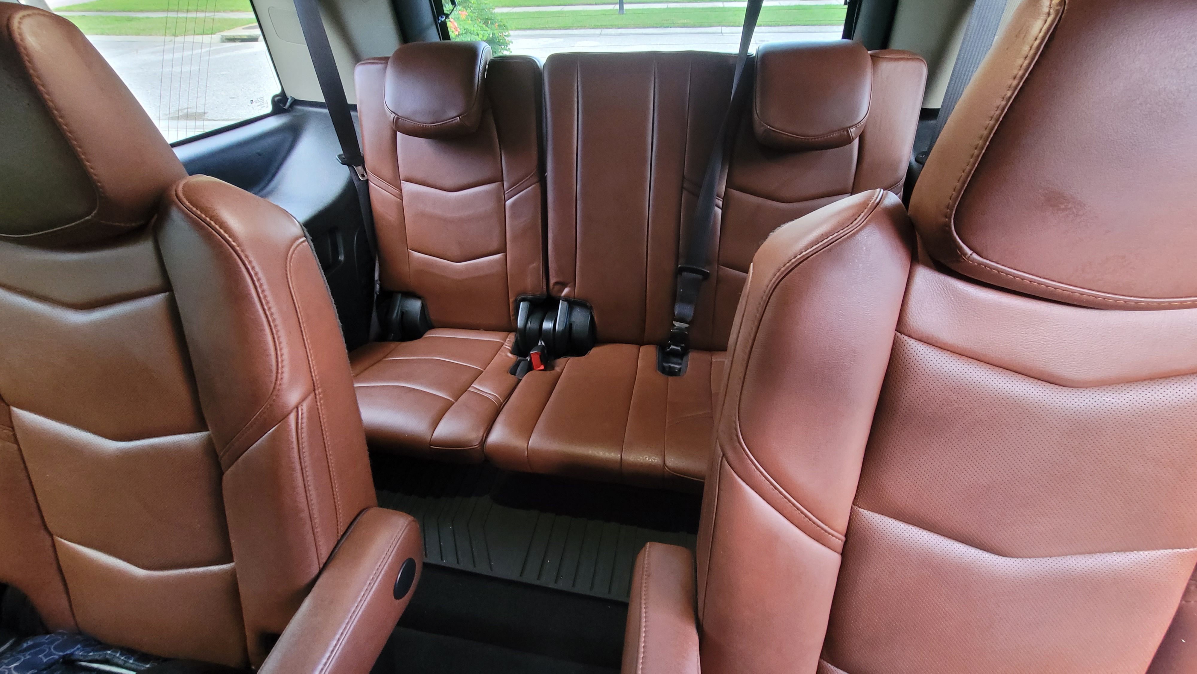 Used 2017 Cadillac Escalade Premium Luxury RWD image 13
