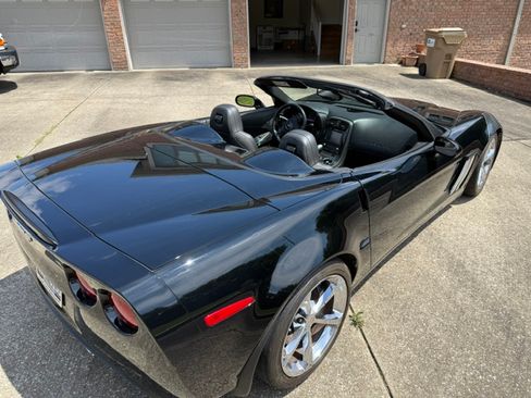 Used 2013 Chevrolet Corvette Grand Sport w/ 2LT Preferred Equipment Group RWD image 4