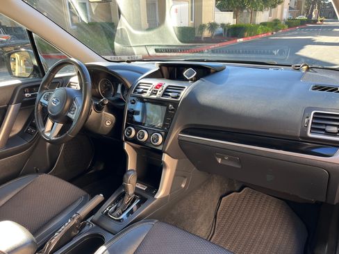 Used 2018 Subaru Forester 2.5i Premium w/ Popular Package #2A AWD/4WD image 17