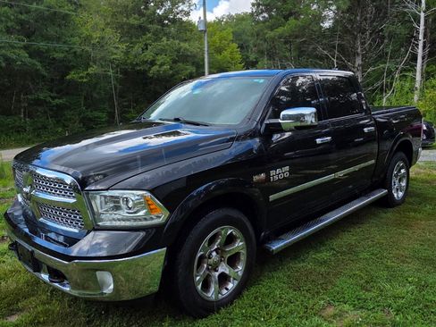 Used 2015 RAM 1500 Laramie w/ Convenience Group image 2