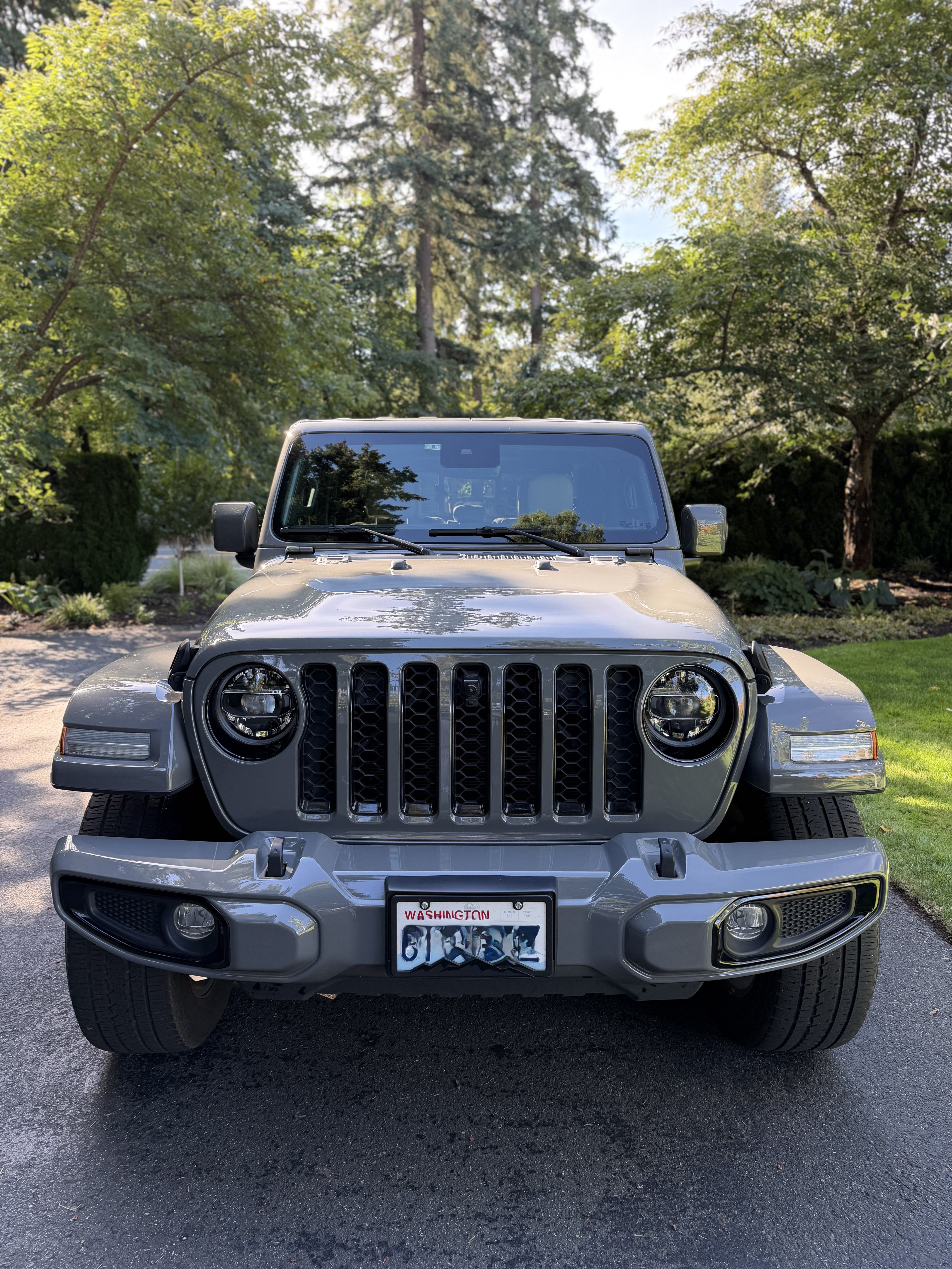 Used 2022 Jeep Gladiator Overland AWD/4WD image 1