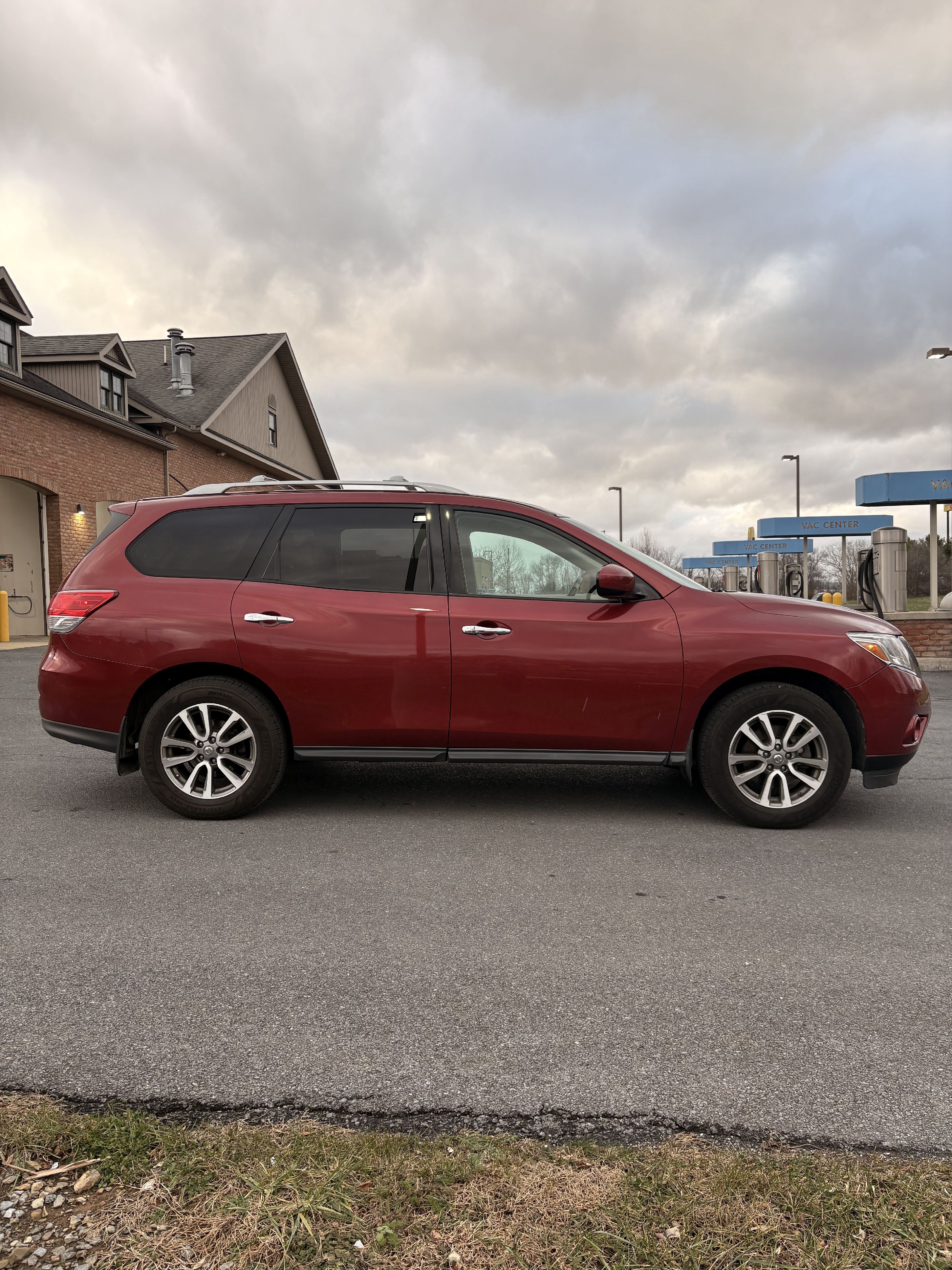 Used 2013 Nissan Pathfinder SV w/ Cargo Pkg AWD/4WD image 25