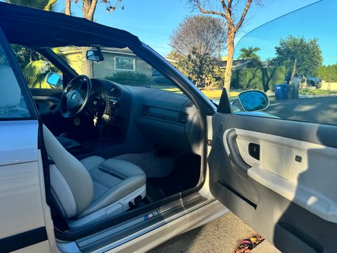 Used 1999 BMW M3 Convertible RWD image 4