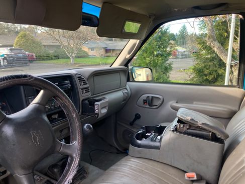 Used 1998 Chevrolet Silverado 1500 4x4 Extended Cab w/ Comfort & Convenience Pkg image 2