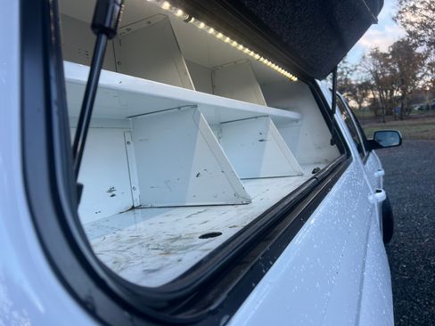 Used 2018 Chevrolet Silverado 1500 LT w/ LT Eassist Package image 18