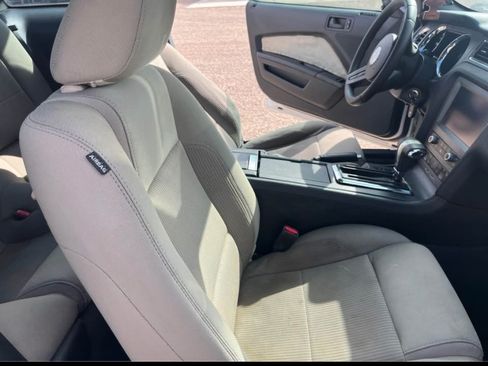 Used 2012 Ford Mustang Coupe RWD image 16