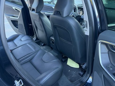 Used 2016 Volvo XC60 T6 Platinum FWD image 10