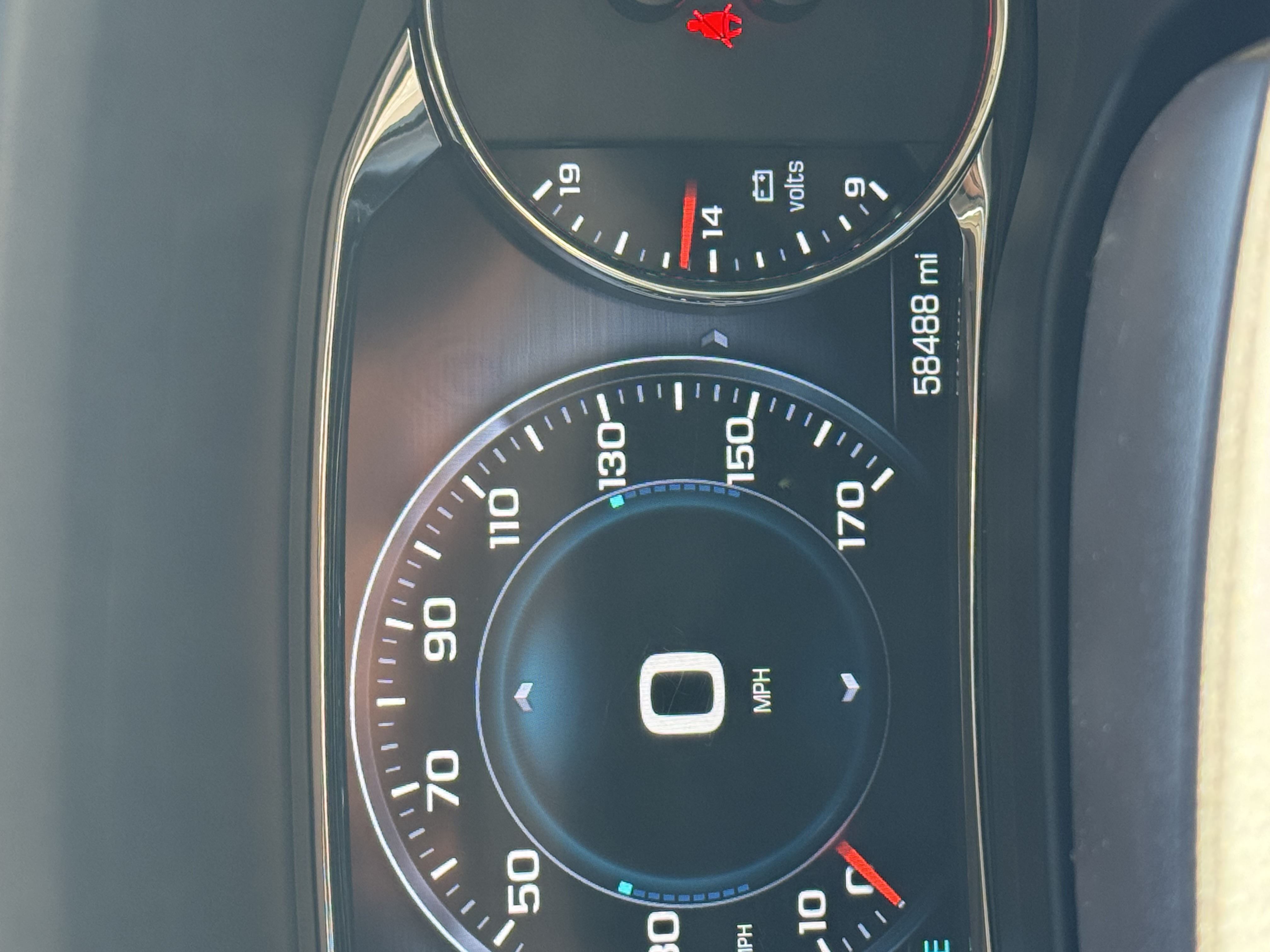 Used 2018 GMC Acadia Denali w/ Technology Package AWD/4WD image 10