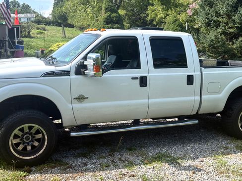 Used 2016 Ford F350 XLT w/ XLT Value Package AWD/4WD image 2