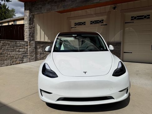 Used 2023 Tesla Model Y Performance AWD/4WD image 4