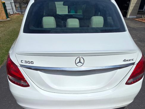 Used 2018 Mercedes-Benz C 300 4MATIC Sedan image 4