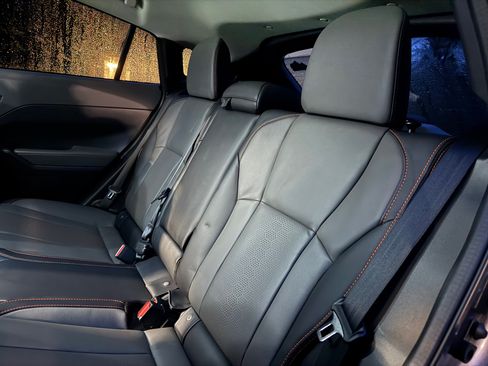 Used 2024 Subaru Crosstrek 2.5i Limited w/ Crosstrek Mirror Package image 11