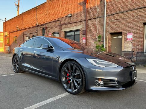 Used 2020 Tesla Model S Performance AWD/4WD image 1