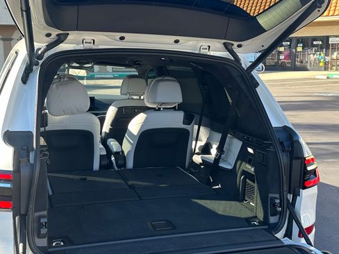 Used 2023 BMW X7 xDrive40i w/ M Sport Package image 9
