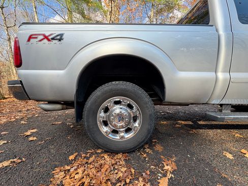 Used 2012 Ford F350 Lariat w/ Chrome Pkg image 17