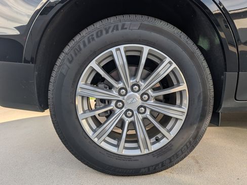 Used 2017 Cadillac XT5 Luxury w/ Driver Awareness Package image 15