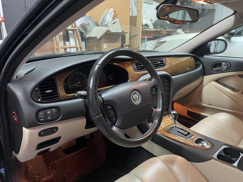 Used 2003 Jaguar S-TYPE 4.2 image 4