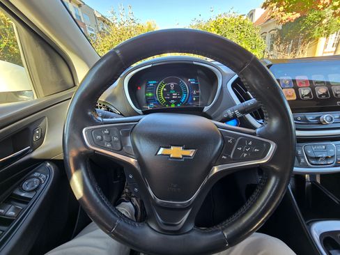 Used 2017 Chevrolet Volt LT image 23